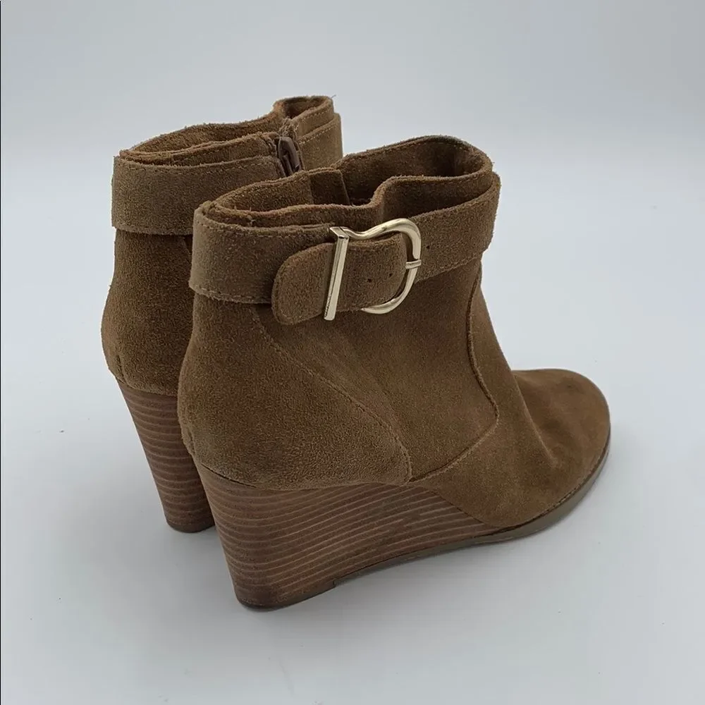 Sole Society Peytal Brown Suede Wedge Ankle Boots Womans size 9